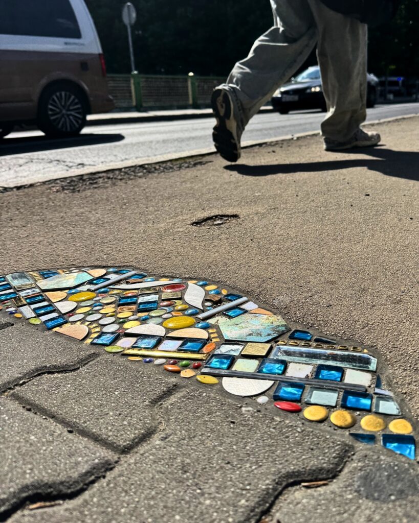DUNIN-Mosaik als Element der Street Art